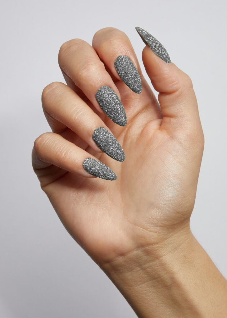 TGB_FLASHING GLITTERS_HAND PDP_12109_ONYX_FINAL_TGB WEB CROP