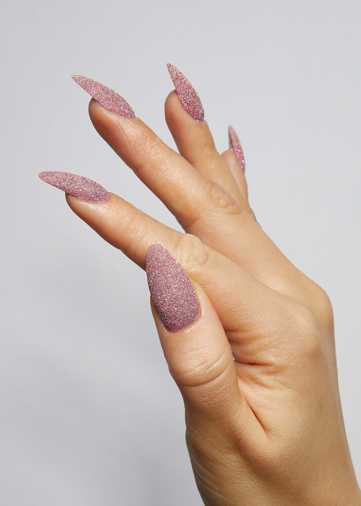 TGB_FLASHING GLITTERS_HAND PDP_12115_BUBBLEGUM_FINAL_TGB WEB CROP