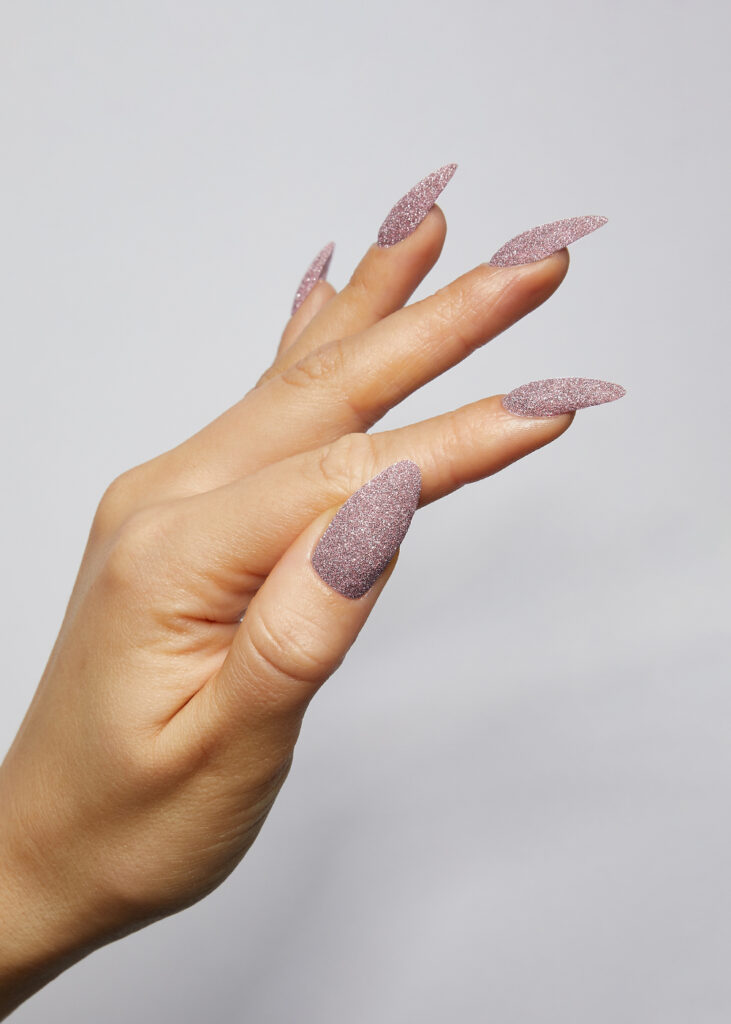 TGB_FLASHING GLITTERS_HAND PDP_12115_MAGENTA_FINAL_TGB WEB CROP