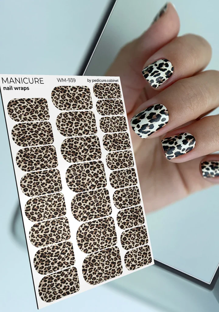 Manicure Leo small. Brown. Nail wrap WM-939